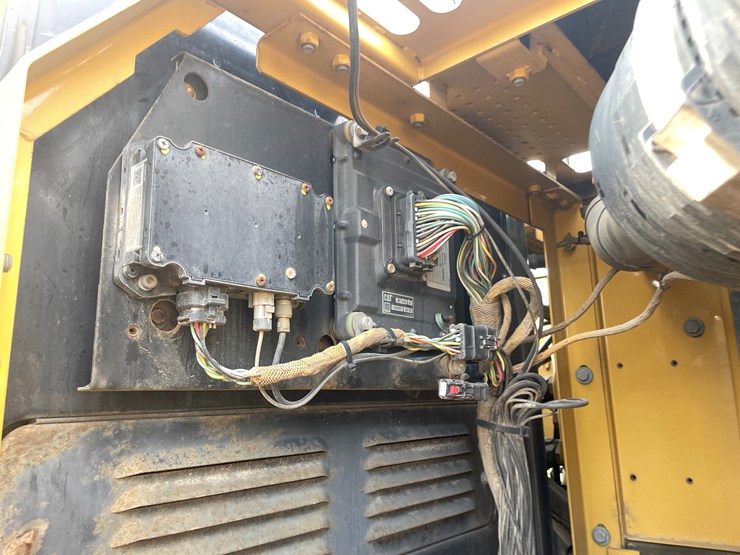 caterpillar-312f-image-29