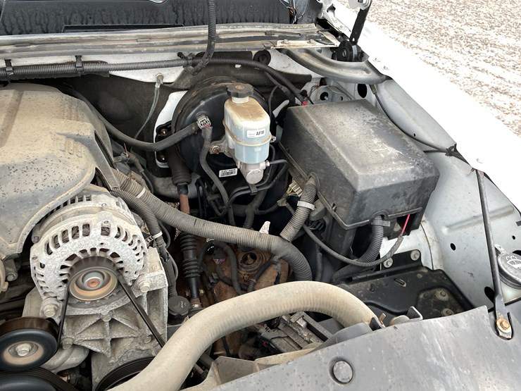 #1476-•-2012-chevy-silverado-pickup-truck-(has-mn-title)-image-23