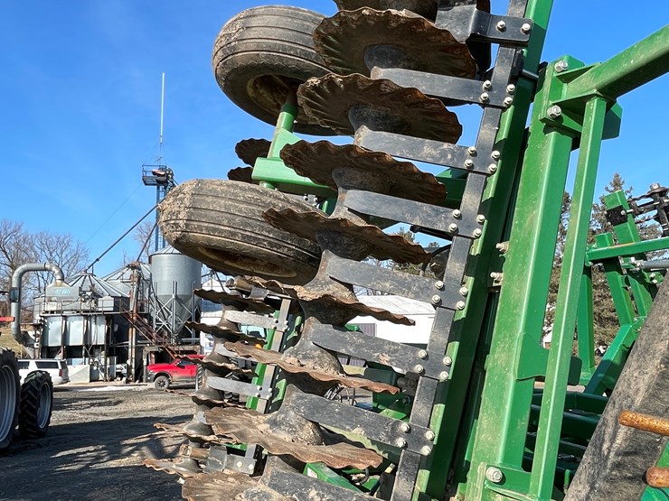 great-plains-2400tm-image-26