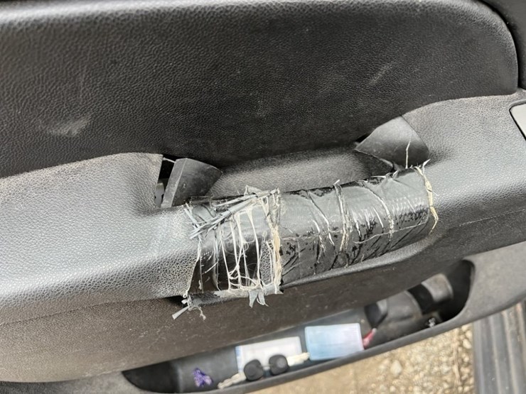 2014-chevrolet-tahoe-image-26