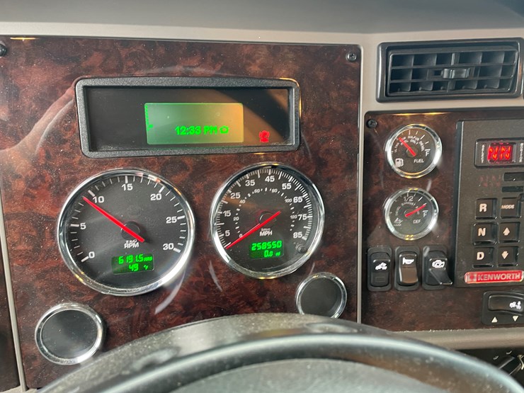 2022-kenworth-t370-image-54