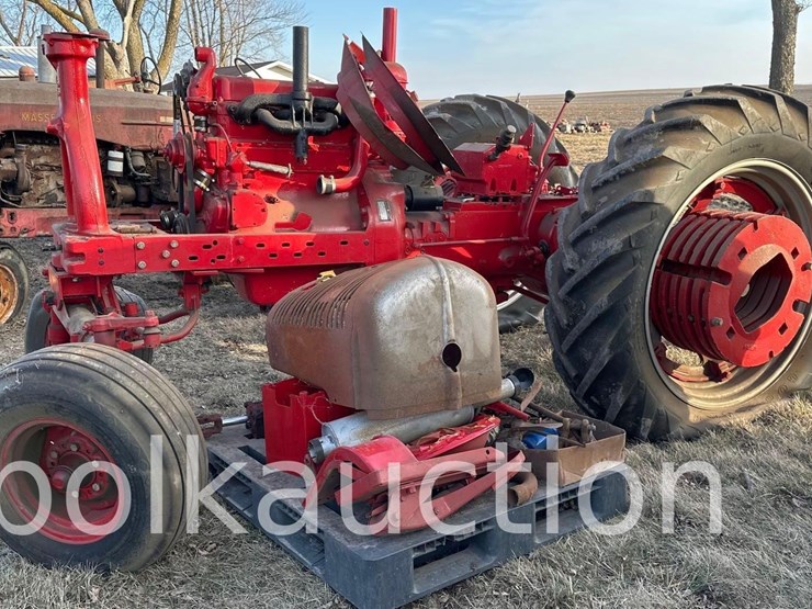 farmall-m-(sn#-509053)-(hess)-image-1