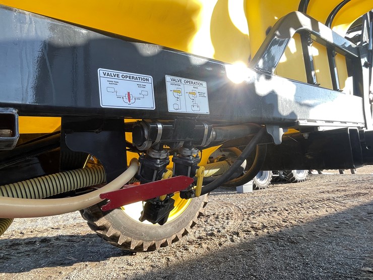 #106-•-fast-9613ft-pull-behind-sprayer-(one-owner)-image-26