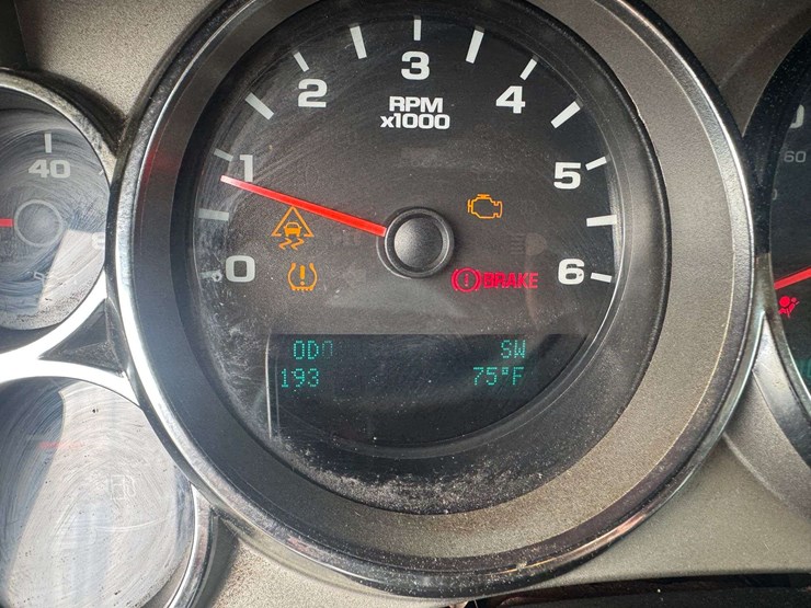 2011-chevrolet-silverado-1500-lt-image-26