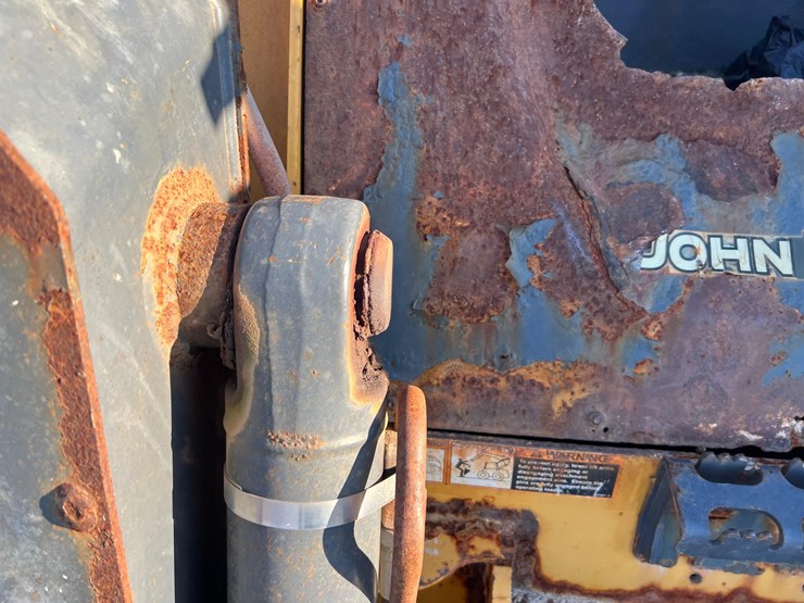 2012-deere-328e-image-15