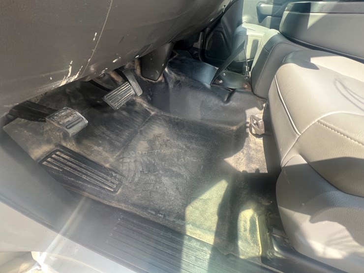 chevrolet-silverado-1500-image-24