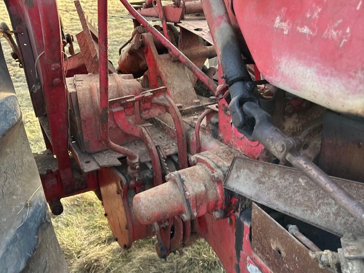 massey-ferguson-444-image-7