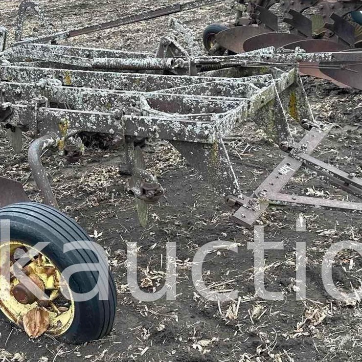 5 BOTTOM PULL TYPE PLOW - 14" (HESS)