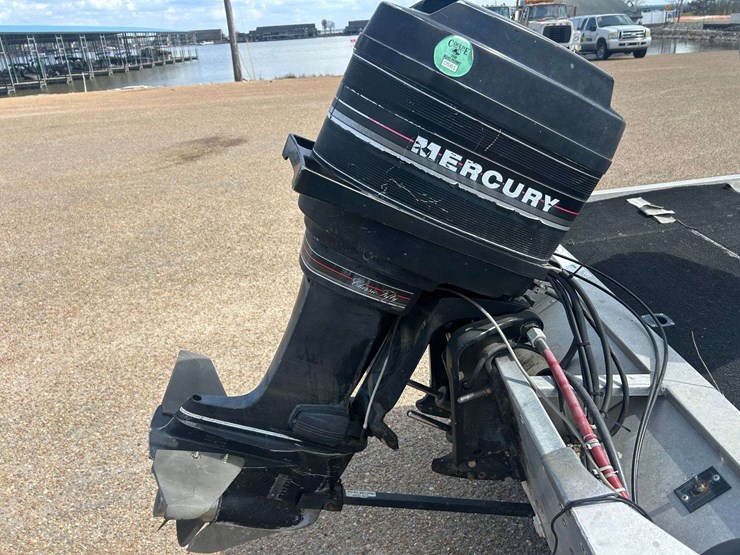 1988-bass-tracker-tx17-aluminum-bass-boat-image-17