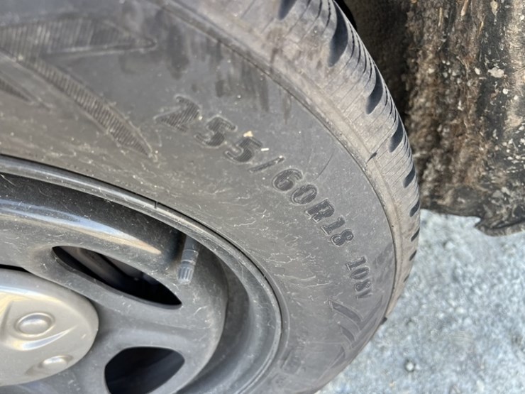 2020-ford-explorer-image-18