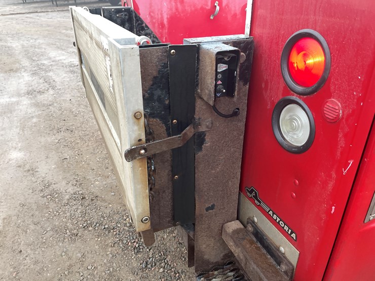 2007-chevrolet-3500-image-12