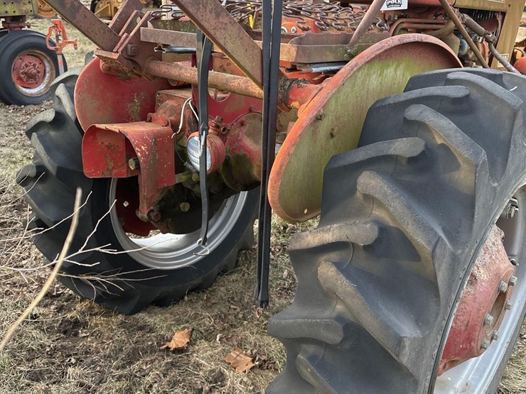 farmall-140-(sn#-26913)-(hess)-image-10