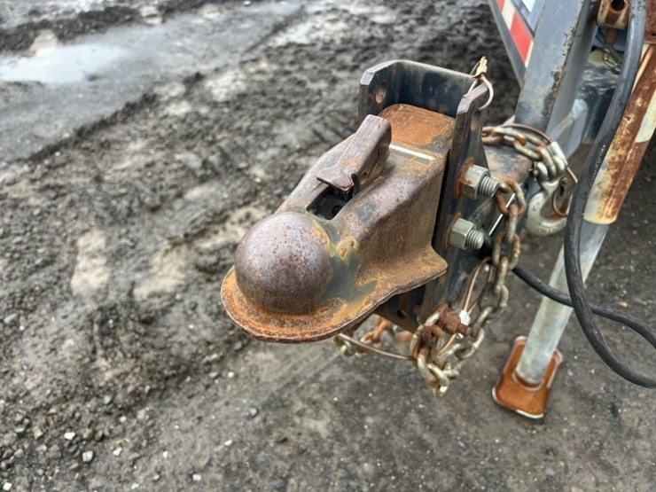 2012-mci-14'-t/a-equipment-trailer-image-14