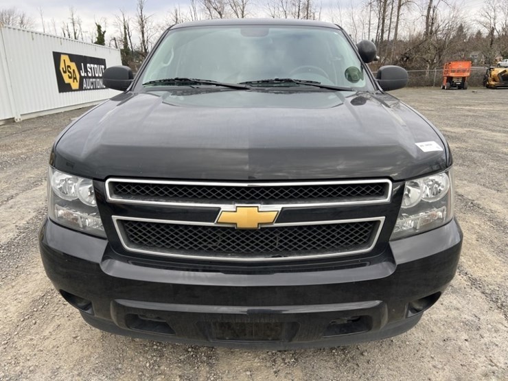 2012-chevrolet-tahoe-image-8