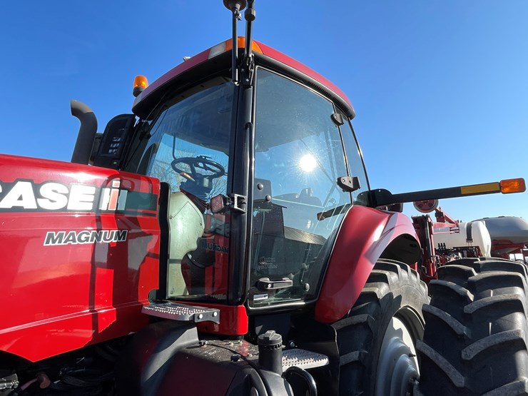 case-ih-magnum-315-image-24