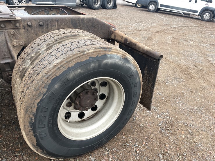 2007-peterbilt-379-image-14