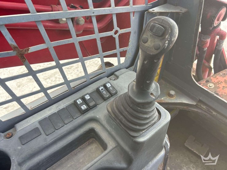 2017-takeuchi-tl10v2-image-17