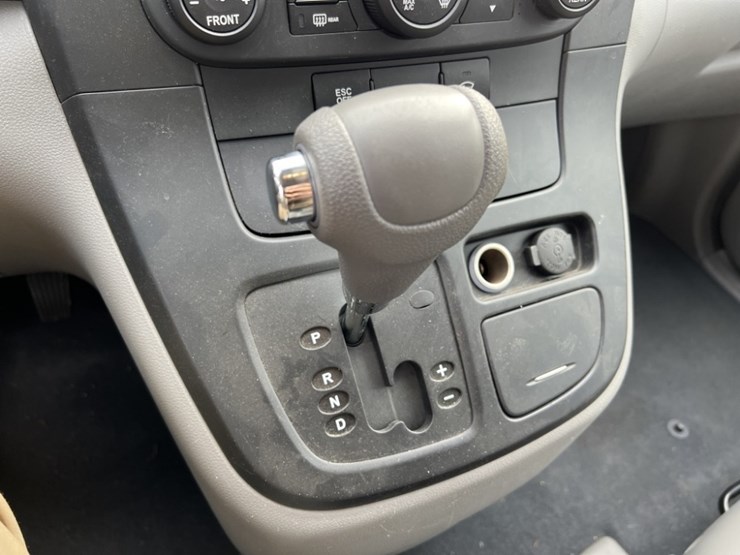 2008-kia-sedona-image-28