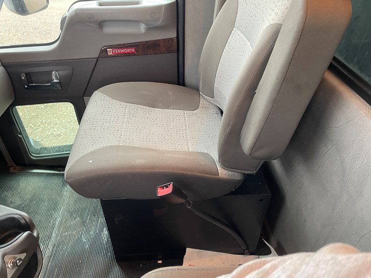 2022-kenworth-t370-image-62