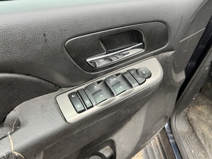 2014-chevrolet-tahoe-image-27