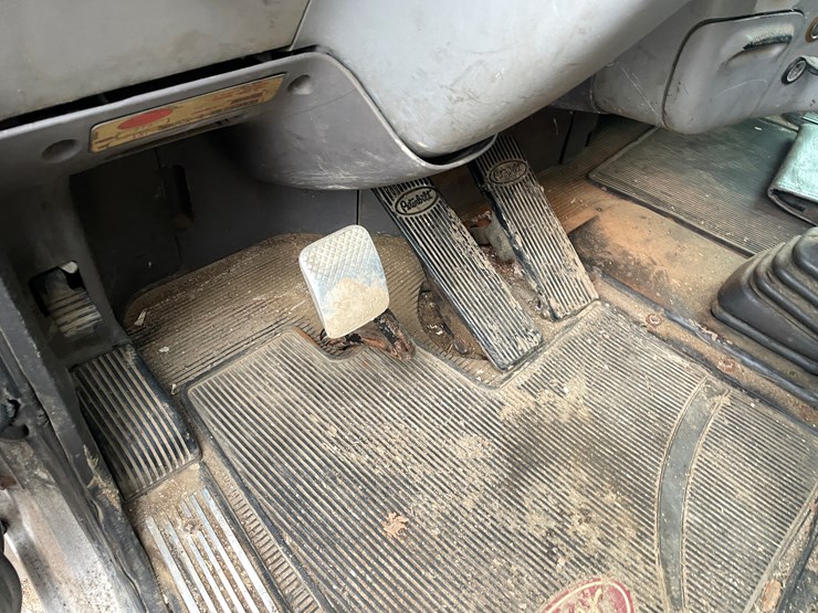 2007-peterbilt-379-image-39