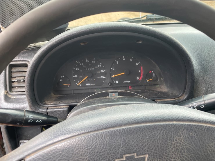 1998-chevrolet-tracker-image-40