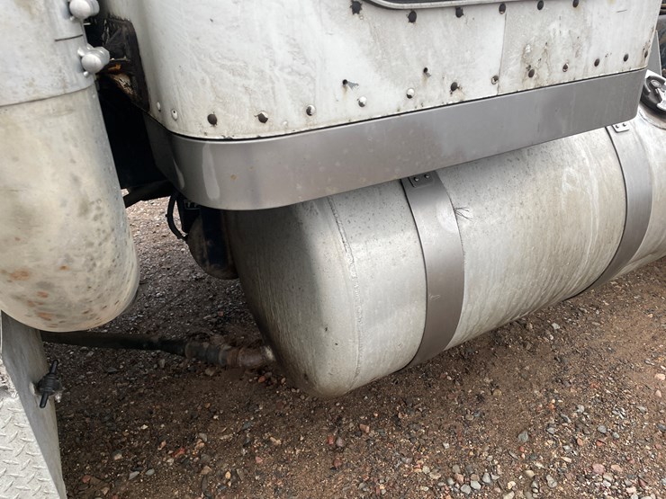 2007-peterbilt-379-image-7