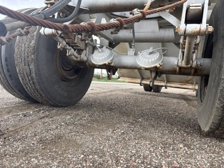 1974-titan-trailer-image-18