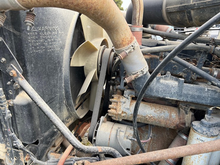 1999-mack-ch613-image-32