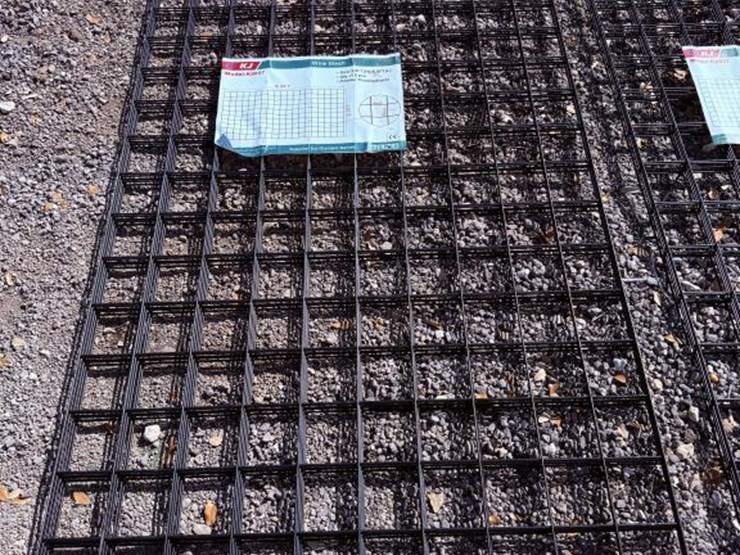 #21-•-(5)-panels-wire-mesh-approx:-3.3'-x-6.6'-image-2