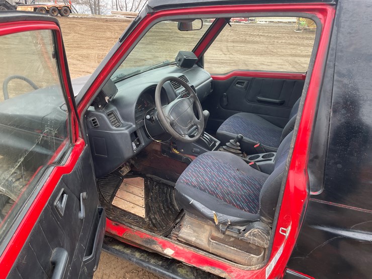 1998-chevrolet-tracker-image-32