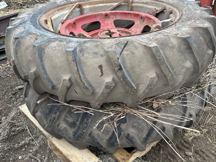 (2)-ih-38"-power-set-wheels-&-centers-(wf)-image-1