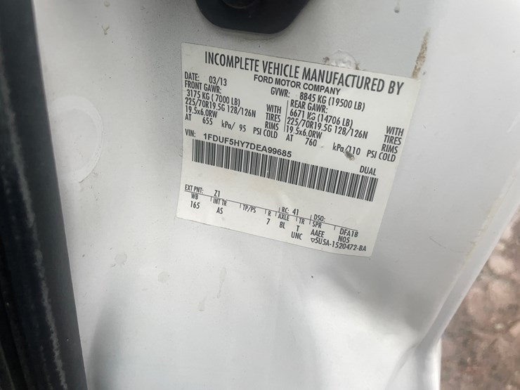 2013-ford-f550-image-33