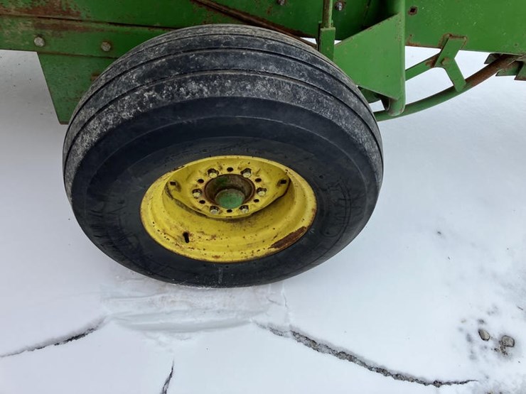 john-deere-336-image-6