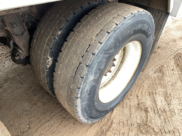 #1037-•-2009-international-navistar-fuel-truck-(has-mn-title)-image-26