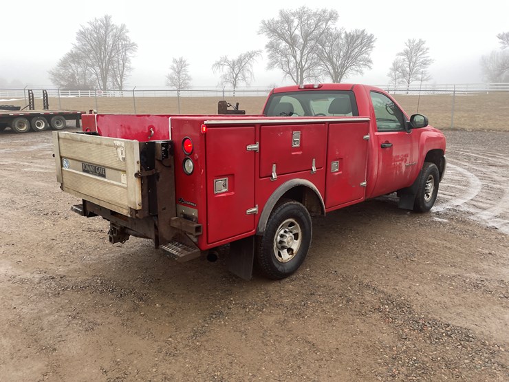 2007-chevrolet-3500-image-3