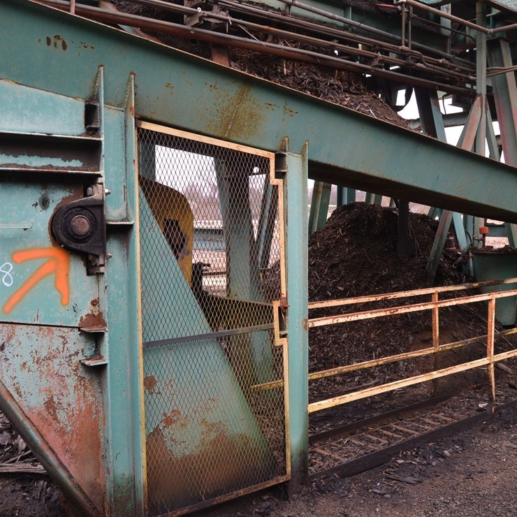 225' ALL STEEL WASTE CONVEYOR W/ 110 LADDER BACK CHAIN W/ BOTTOM RETURN NO DRIVE