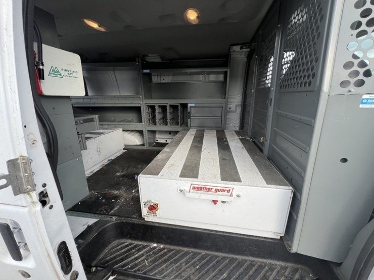 2012-ford-e350-image-26