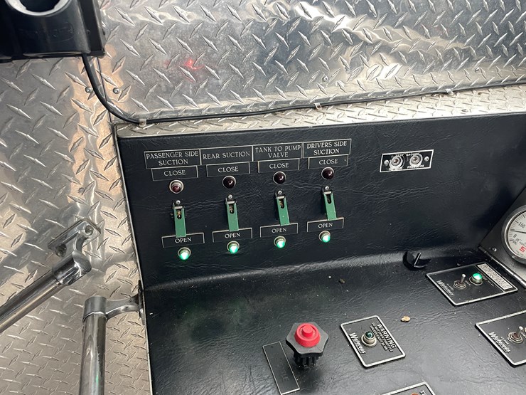 1991-peterbilt-377-image-37