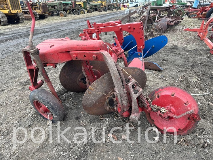 1pt-fast-hitch-2-bottom-disc-plow-(hess)-image-3