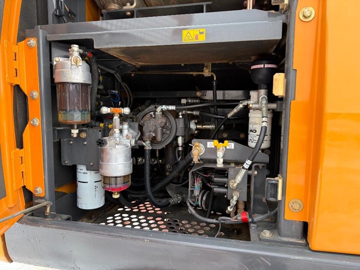 case-cx210d-image-55