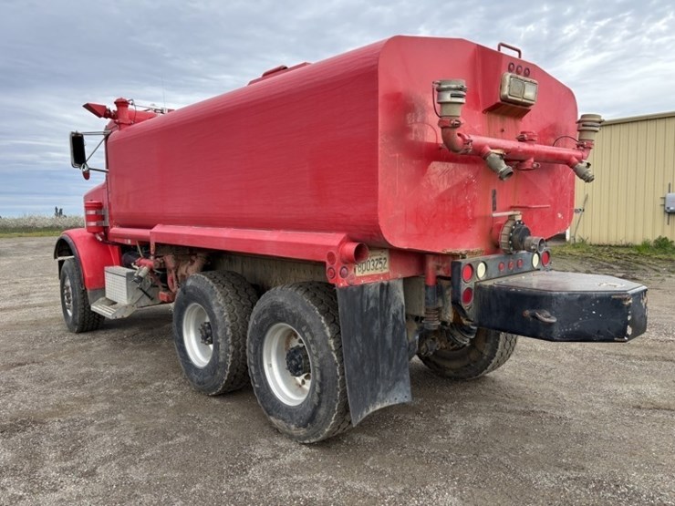 2001-peterbilt-357-image-3