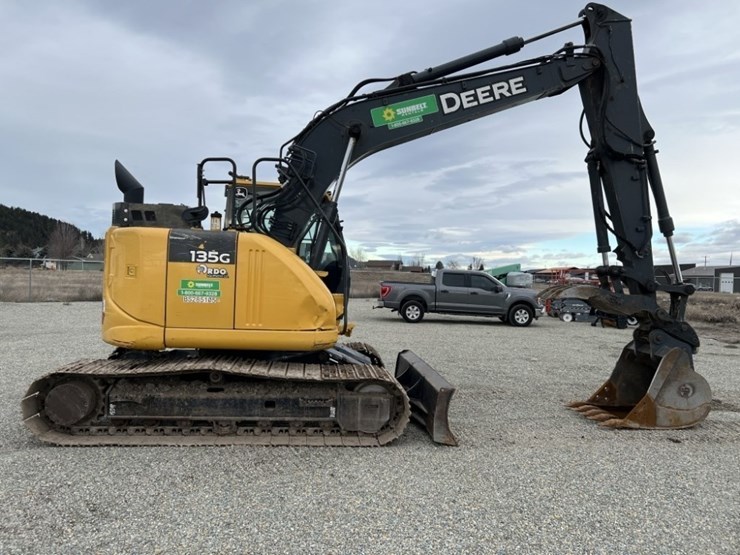 2021-deere-135g-image-6