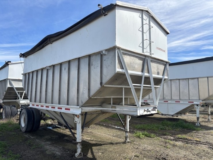 1974-titan-trailer-image-7