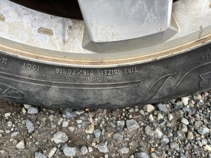 2012-chevrolet-colorado-lt-image-18