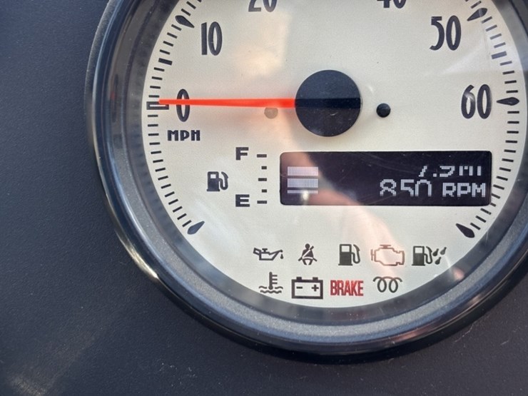 2022-mahindra-roxor-4x4-utility-cart-image-17