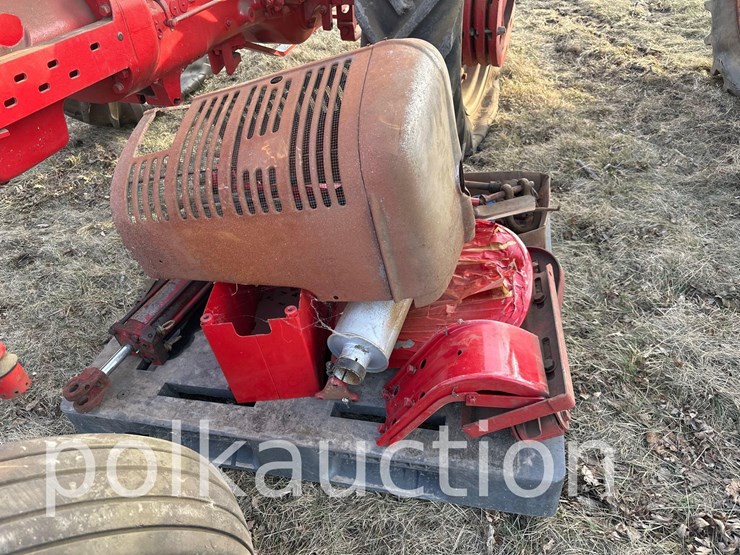 farmall-m-(sn#-509053)-(hess)-image-2