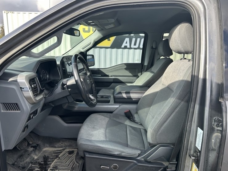 2021-ford-f150-xlt-image-13