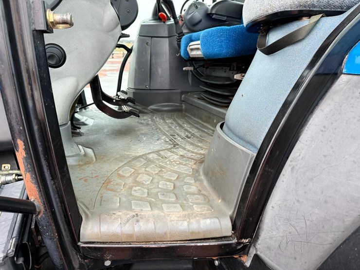 new-holland-ts115a-image-47