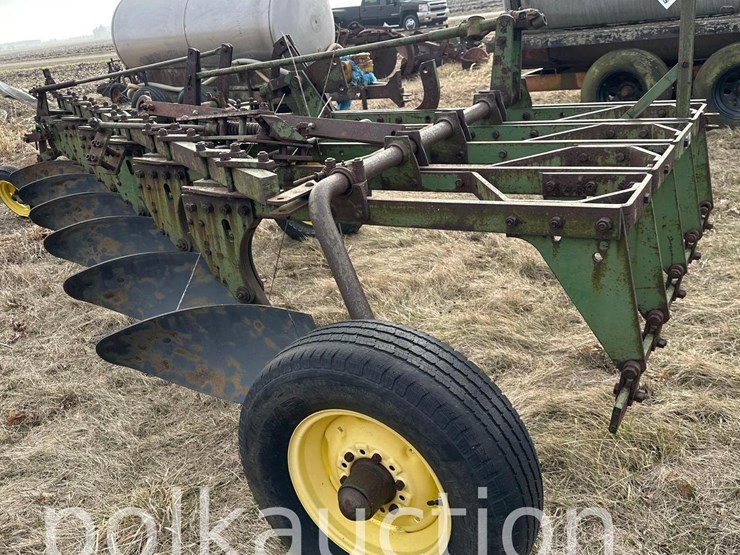 john-deere-6-image-1